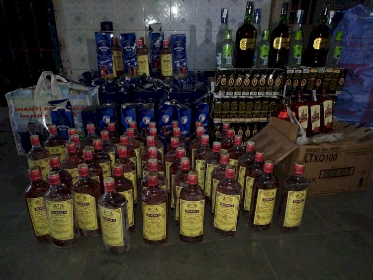 बाढ़ पुलिस ने भारी मात्रा में विदेशी शराब की खेप किया बरामद ,तीन गिरफ्तार