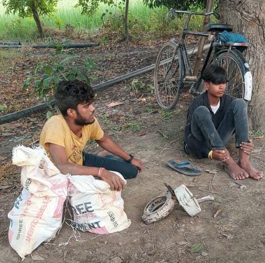 चावल प्लांट निर्माण स्थल से लोहा चोरी करने के आरोप में दो गिरफ्तार