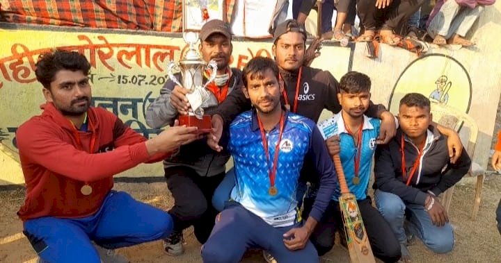 शहीद गोरेलाल सीआरपीएफ क्रिकेट टूर्नामेंट का फाइनल मुकाबला में मानोरामपुर टीम का कब्जा