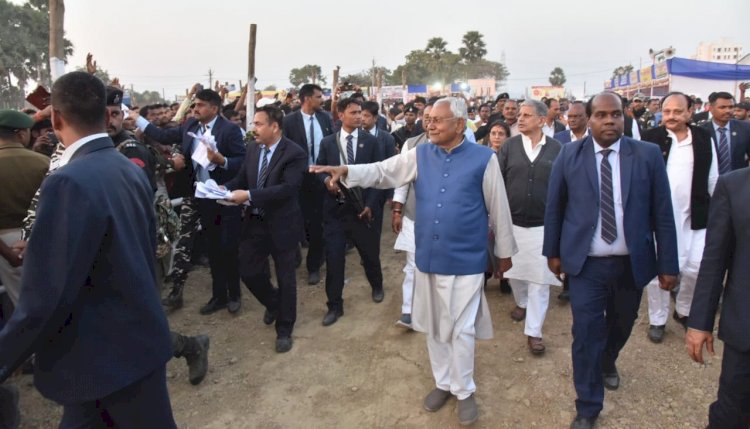 मुख्यमंत्री नीतीश कुमार समाधान यात्रा के 22 वें दिन पहुंचे लखीसराय