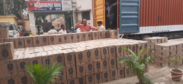 बख्तियारपुर पुलिस ने किया 3772 लीटर शराब से भरा कंटेनर किया बरामद,दो गिरफ्तार