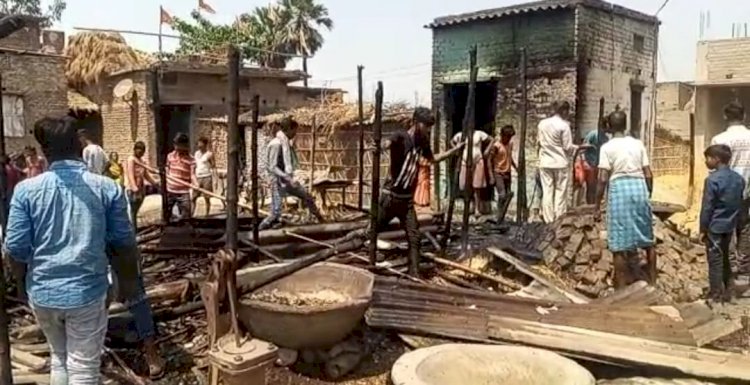 दलित बस्ती में लगी भीषण आग,5 घर जलकर राख,लाखों रुपए संपत्ति का हुआ नुकसान