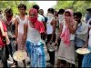 मशरक डिग्री कालेज में भोजन की समस्या को लेकर प्रवासी श्रमिकों ने किया हाइवे जाम