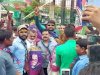 लोजपा कार्यकर्ताओं ने पांच बागी सांसदों का किया पुतला दहन।