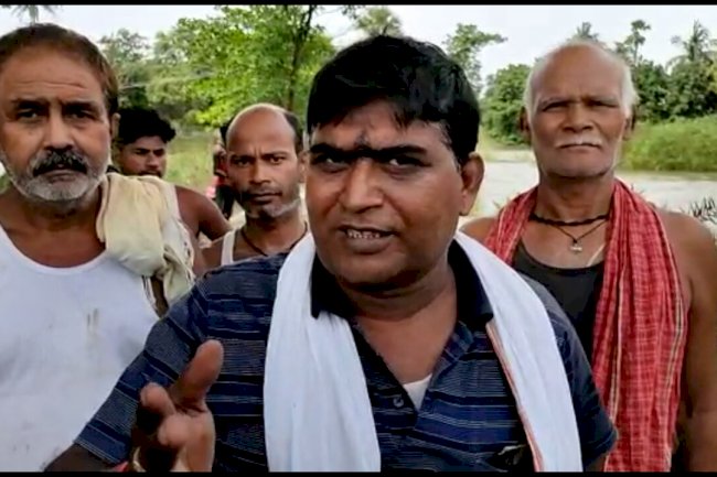 कवलपुरा गांव में मुख्य सड़क पर चढ़ा बाढ़ का पानी,आवागमन ठप्प।