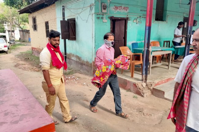 अनियंत्रित ऑटो ने गृह द्वार पर खेल रहे बच्चे को मारी टक्कर, पीएचसी में मौत।