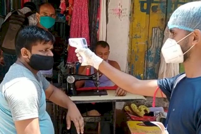 अभाविप मिशन आरोग्य रक्षक के तहत कोरोना मुक्त शेखपूरा बनाने में दे रहे योगदान।