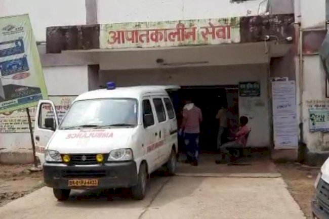 ग्रामीणों ने सड़क पर कराहते युवक को पहुचाया अस्पताल, मौत।
