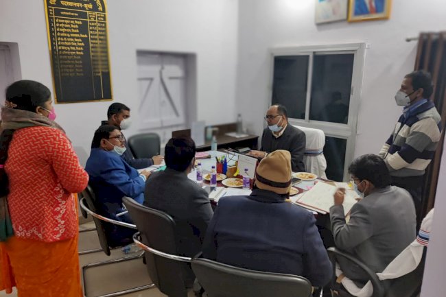 जिलाधिकारी पटना ने जिला अनुभाजन कार्यालय का किया निरीक्षण।
