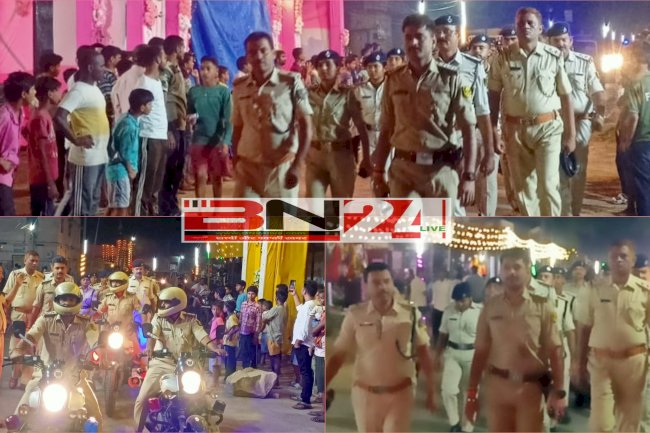 दुर्गा पूजा के मद्देनजर अथमलगोला में पुलिस का फ्लैग मार्च, थानाध्यक्ष ने शांति और सौहार्द बनाए रखने की अपील की