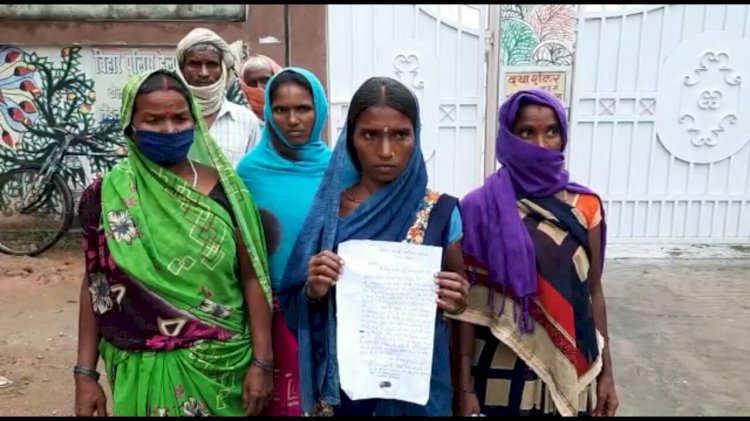 दबंगों द्वारा महिला पर गोली चलाने के विरोध में ग्रामीणों ने एसपी आवास का किया घेराव।