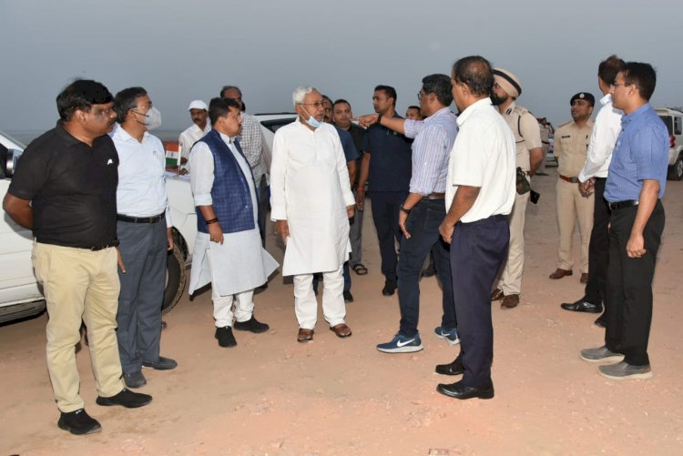 मुख्यमंत्री ने अटल पथ एवं निर्माणाधीन जे०पी० गंगा पथ का किया निरीक्षण