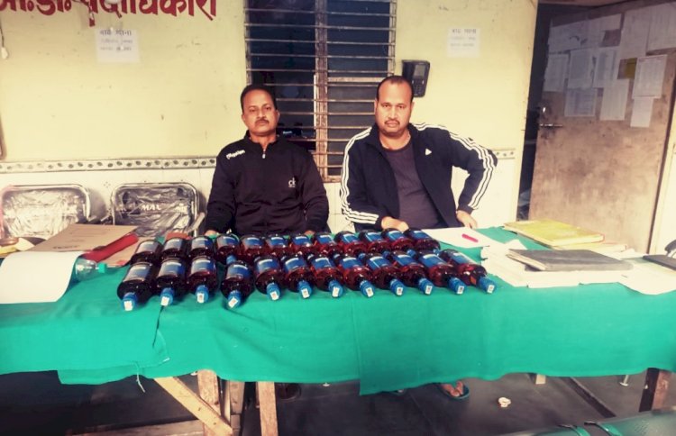 पुलिस ने इम्पीरियल ब्लू ब्रांड की 24 बोतल अंग्रेजी शराब किया बरामद