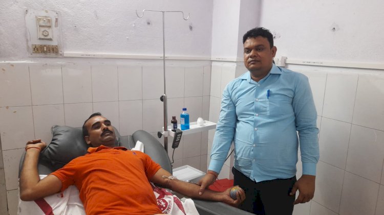 रक्तदान कर पत्रकार ने बचाई एक व्यक्ति की जान