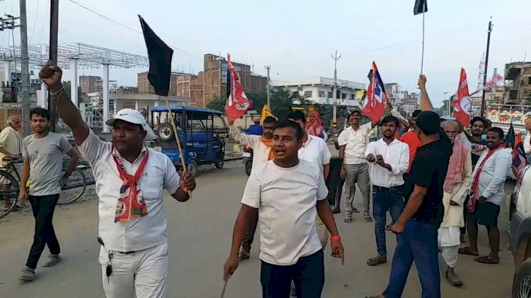 वीआईपी कार्यकर्ताओं ने नेता प्रतिपक्ष हरि सहनी को दिखाया काला झंडा