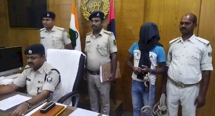 लखीसराय पुलिस ने टाॅप 10 अपराधी गीता साव उर्फ़ गेंडा स्वामी को सोनबरसा से किया गिरफ्तार