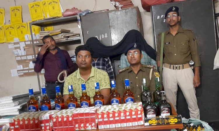 बाढ़ पुलिस ने 68 लीटर अंग्रेजी शराब के साथ दो शराब कारोबारियों को खदेड़ कर पकड़ा 