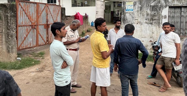 अनियंत्रित होकर राजेंद्र सेतु से गिरा बाइक सवार,ईलाज के दौरान मौत ।