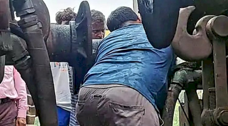 पटना जंक्शन से पहले ही 18625 पूर्णिया कोर्ट हटिया कोशी एक्स्प्रेस की खुली कपलिंग,बडा़ हादसा होने से बचा।